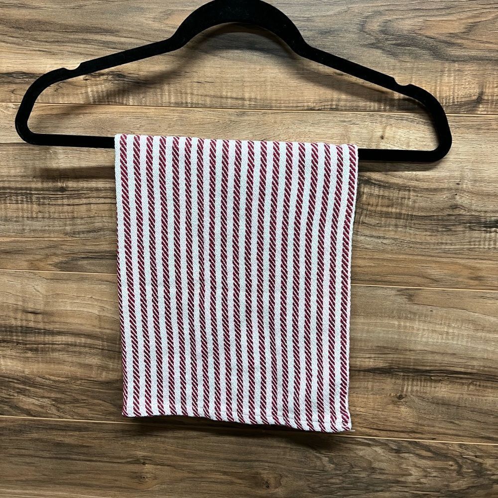 Anthropologie‎ red & white hand towel